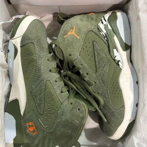 Jordan MVP PS size 11C boys - green shoes with orange and blue details.